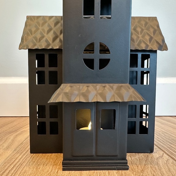 Lit Metal Haunted Mansion Halloween Metal House - Hyde & EEK! - Picture 4 of 13